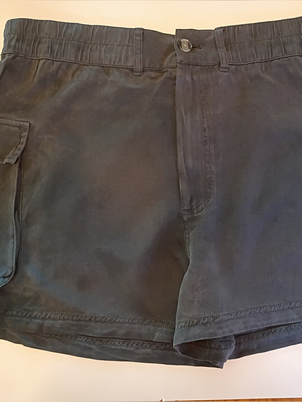 Treasure & Bond Slate Black Utility Shorts with Cargo Pockets